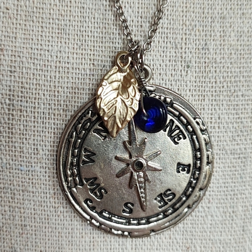 AEO American Eagle Outfitters COMPASS Silver Gold Tone Leaf Blue Glass Necklace